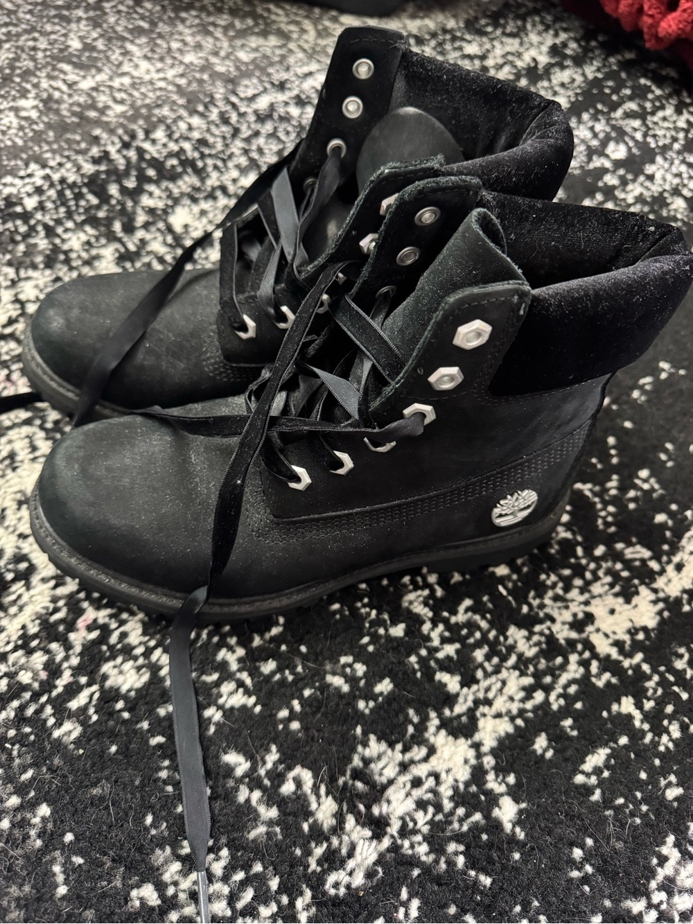 Timberland Black Boots with velvet cuff and laces - Picture 2 of 13